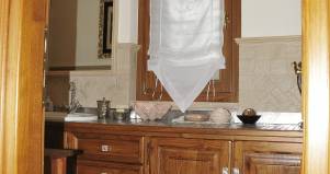 Mobile-bagno-in legno-e madreperla design esclusivo